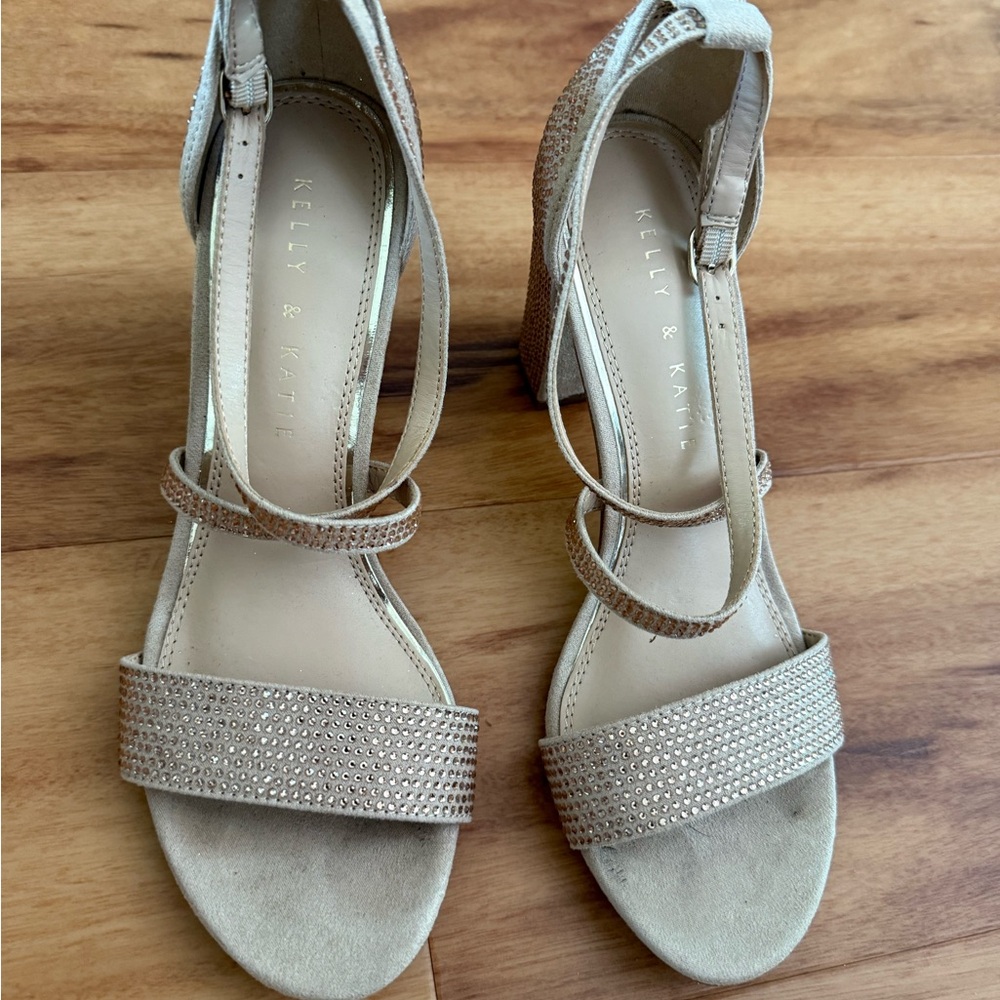 Kelly & Katie Tan Block Heel Heels